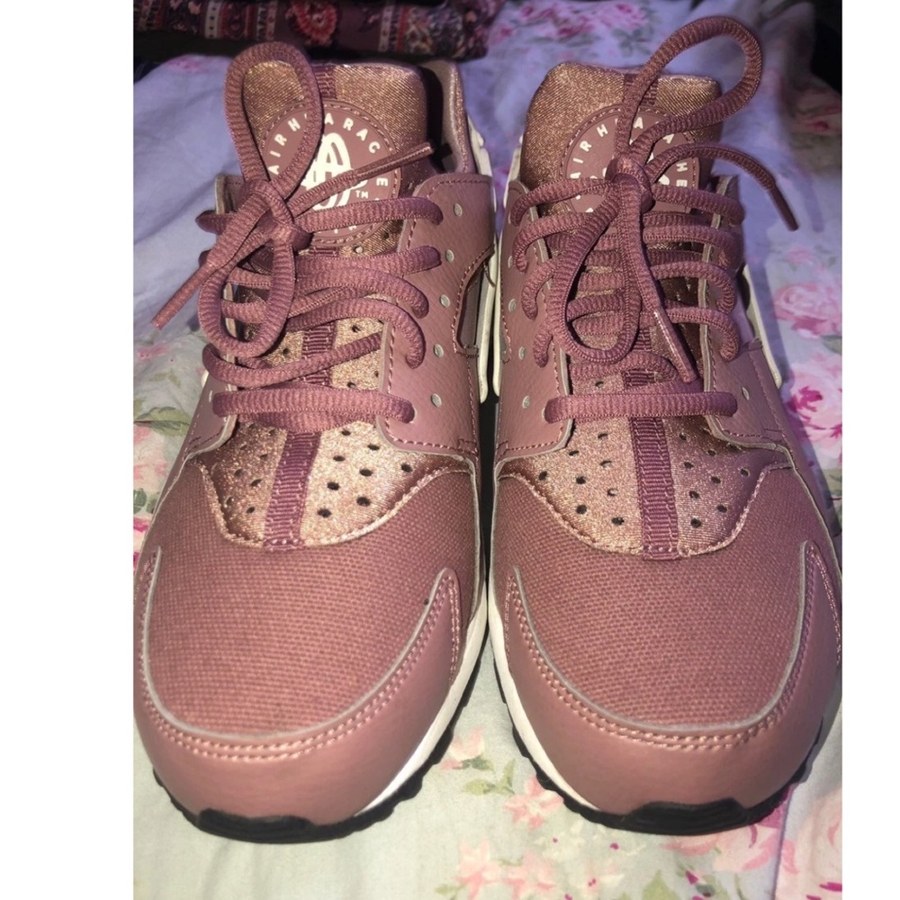 Women’s Nike shoes